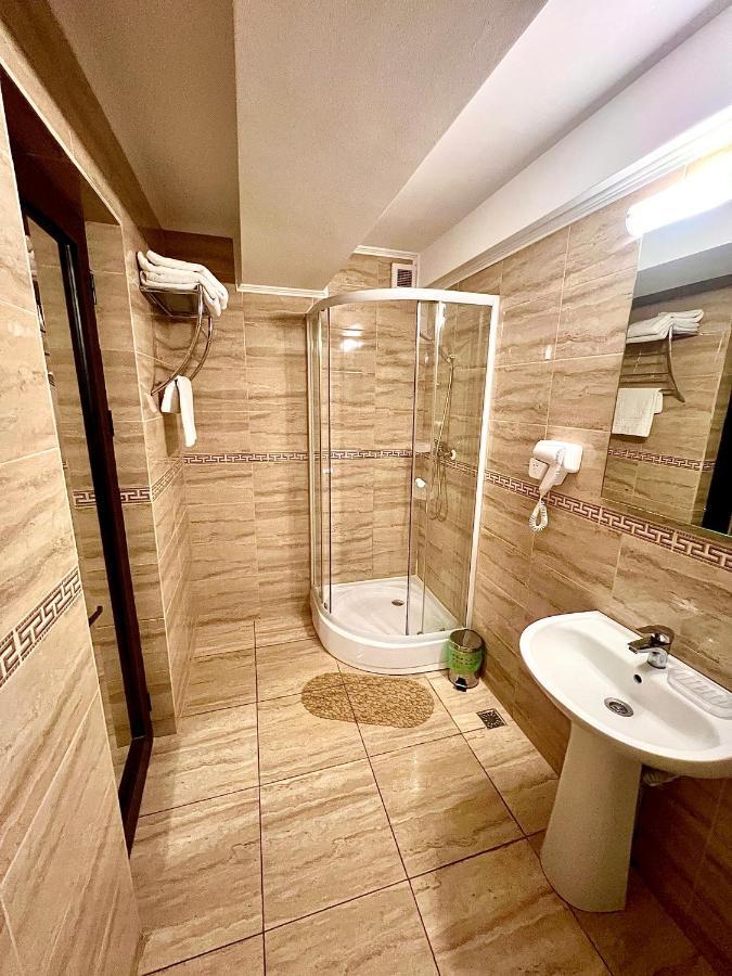 Complex Azar Hotel Galati  Ngoại thất bức ảnh