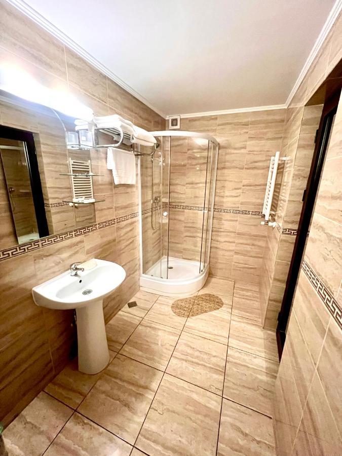 Complex Azar Hotel Galati  Ngoại thất bức ảnh