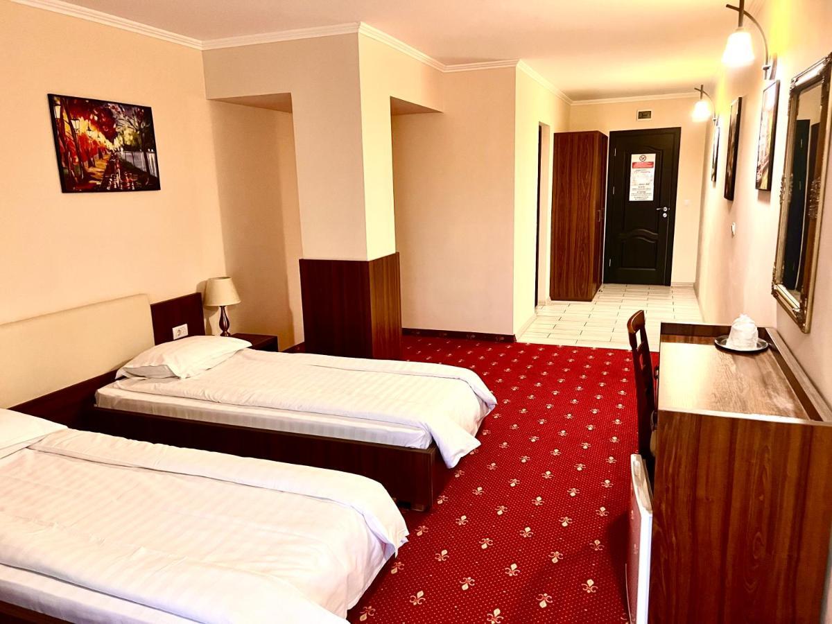 Complex Azar Hotel Galati  Ngoại thất bức ảnh