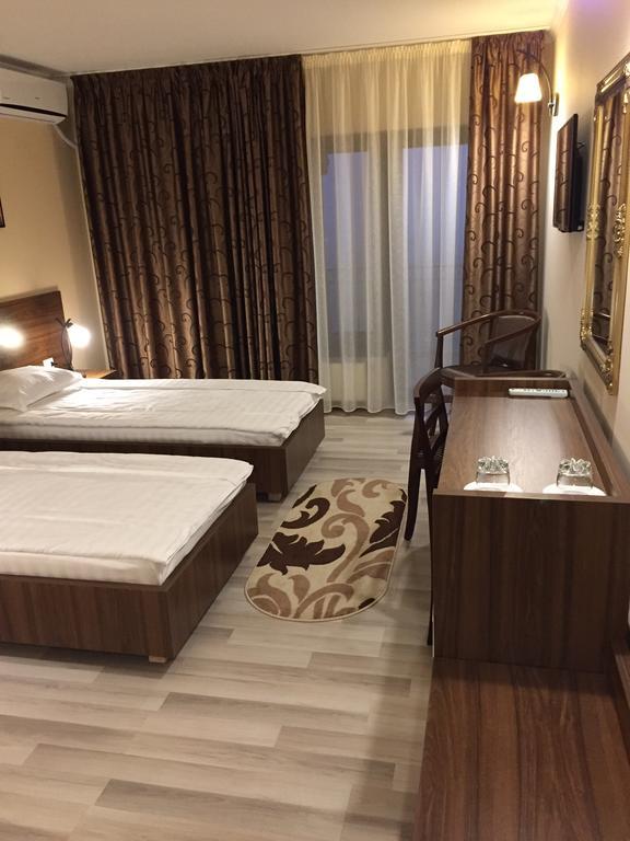 Complex Azar Hotel Galati  Ngoại thất bức ảnh