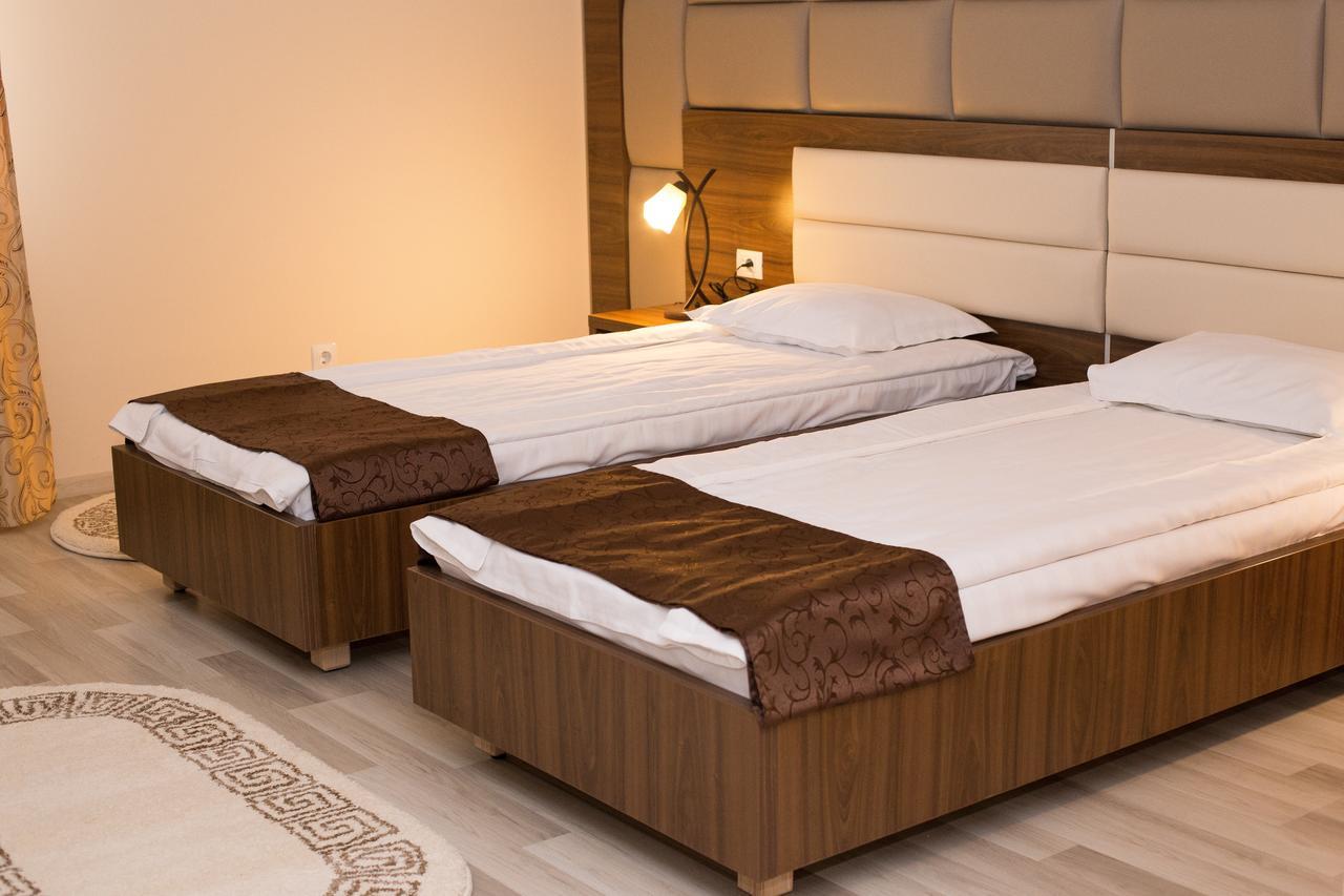 Complex Azar Hotel Galati  Ngoại thất bức ảnh