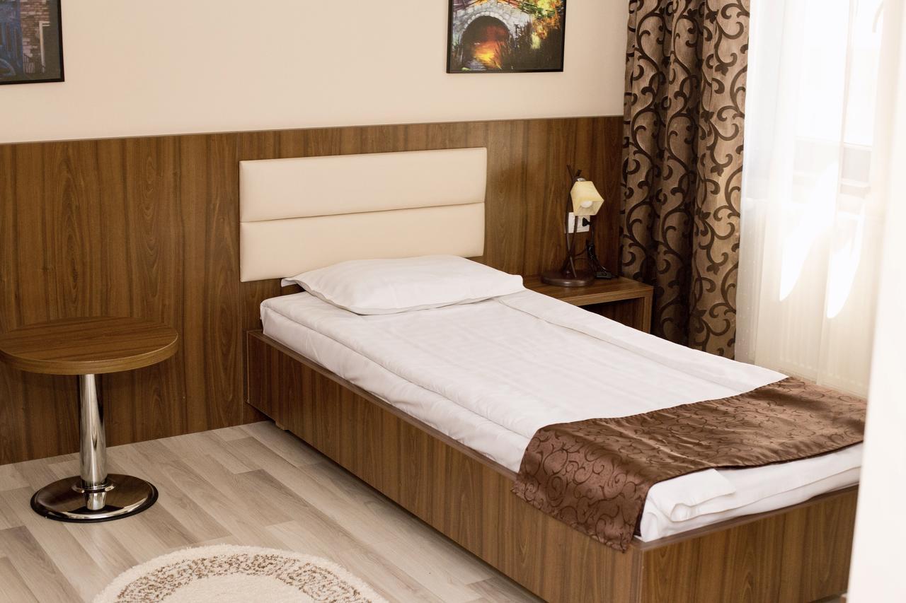 Complex Azar Hotel Galati  Ngoại thất bức ảnh
