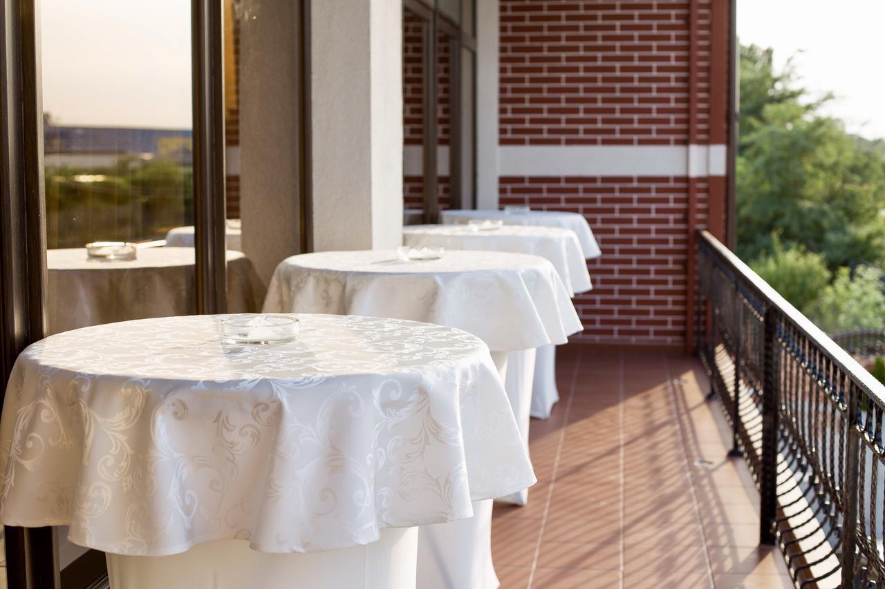 Complex Azar Hotel Galati  Ngoại thất bức ảnh